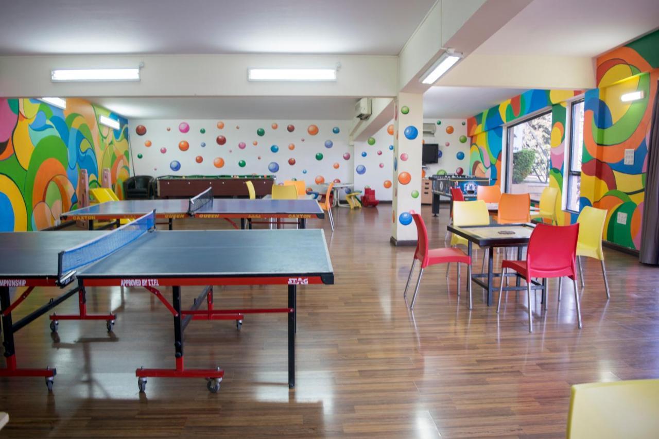 The Corinthians Resort And Club Pune Eksteriør bilde The table tennis room