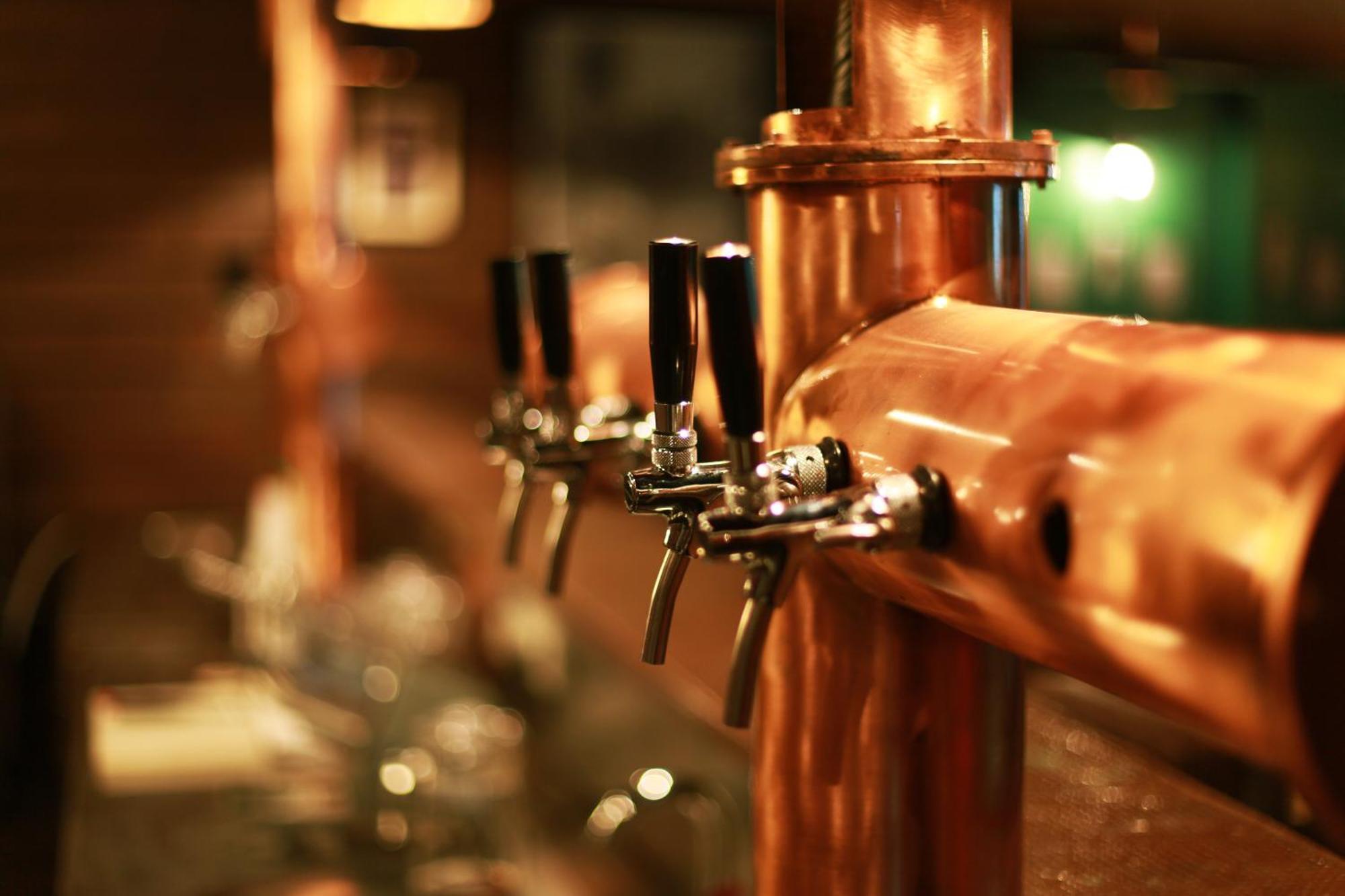 The Corinthians Resort And Club Pune Eksteriør bilde Beer taps