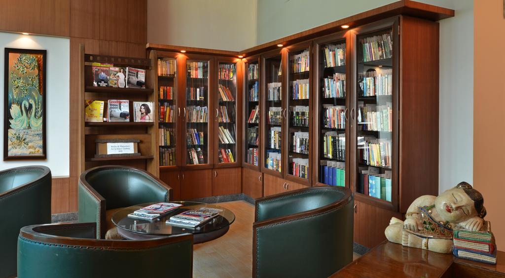 The Corinthians Resort And Club Pune Eksteriør bilde Library