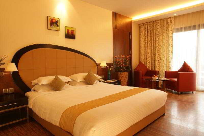 The Corinthians Resort And Club Pune Rom bilde A room at the hotel